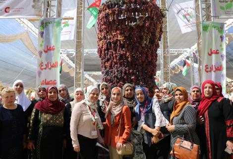 Palestinian Women in the West Bank city of Hebron Celebrate their participation in  Grapes Festival  
