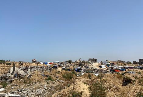 صورة تظهر اثار التدمير في مدينة خان يونس خلال التصعيد العسكري الاسرائيلي ضد قطاع غزة خلال العام 2023\2024 