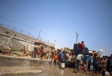 صورة من قطاع غزة تظهر أزمة المياه الناجمة عن إستمرار الحرب على قطاع غزة خلال 2023 \2024