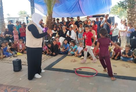 Photo of psychosocial support activities targeting children in shelters in Gaza Strip during war against Gaza 2023/2024