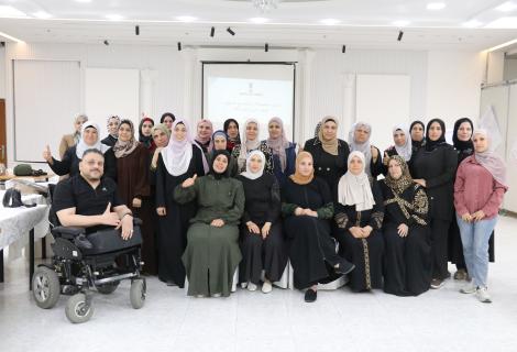 تدريب إدارة المشاريع الصغيرة للنساء في محافظة الخليل