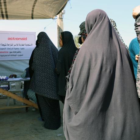 Photo  of distributing food parcels through humanitarian response that ActionAid implements  in Gaza during war against Gaza strip 2023/2024  