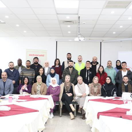 المشاركين في لقاء الطاولة المستديرة