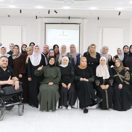 تدريب إدارة المشاريع الصغيرة للنساء في محافظة الخليل